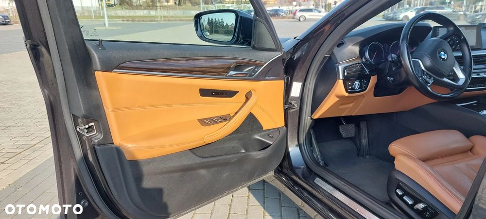 BMW Seria 5 530i Sport - 13
