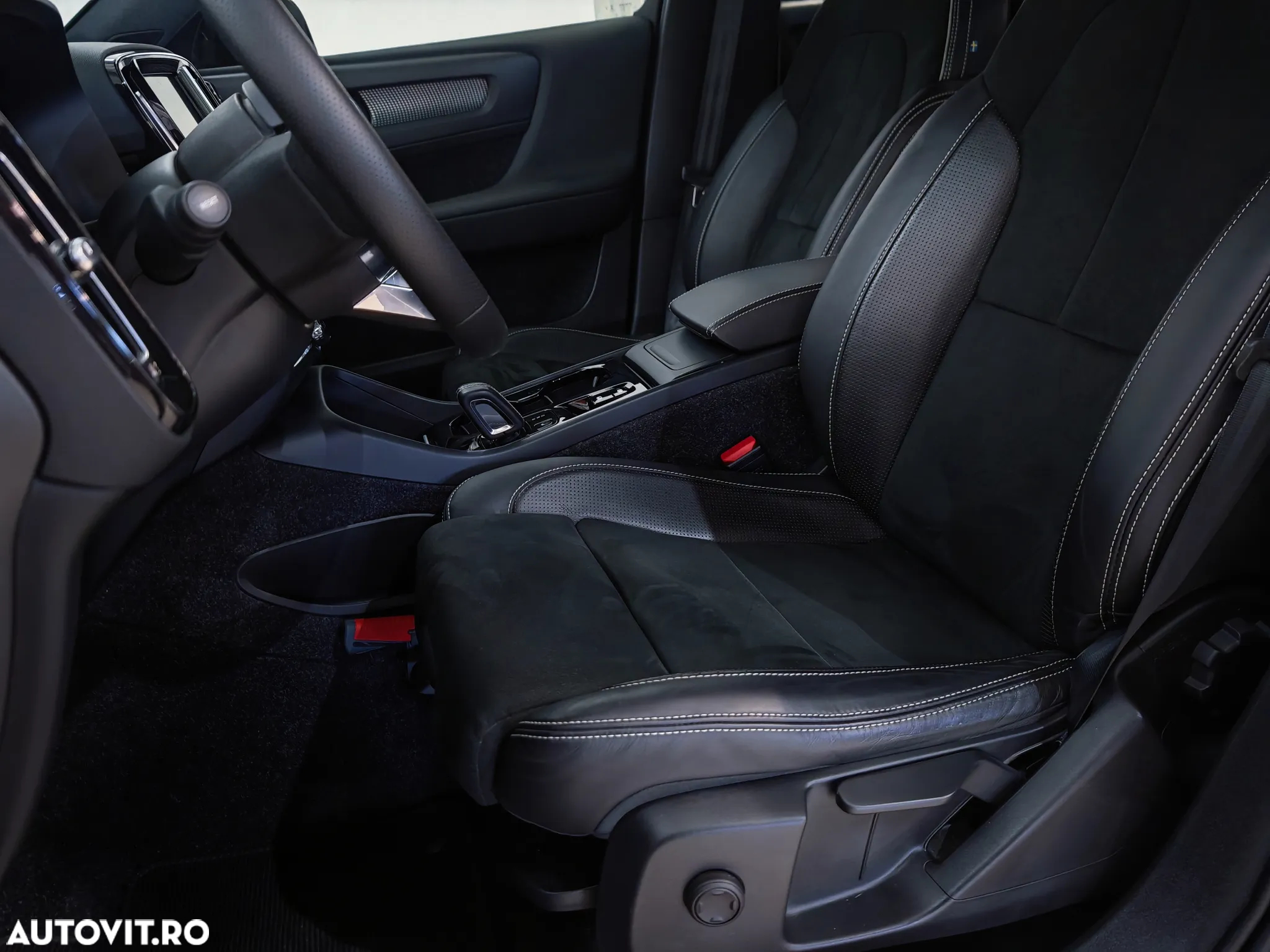 Volvo XC 40 T3 R-Design - 11