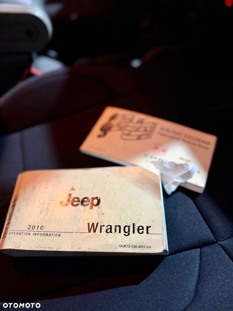 Jeep Wrangler 3.8 Sahara - 35