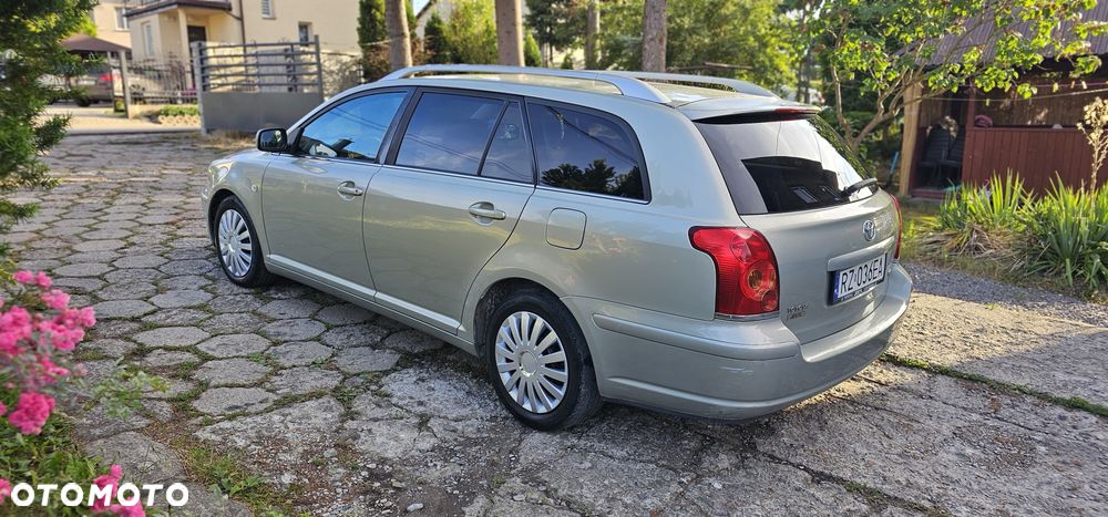 Toyota Avensis - 6