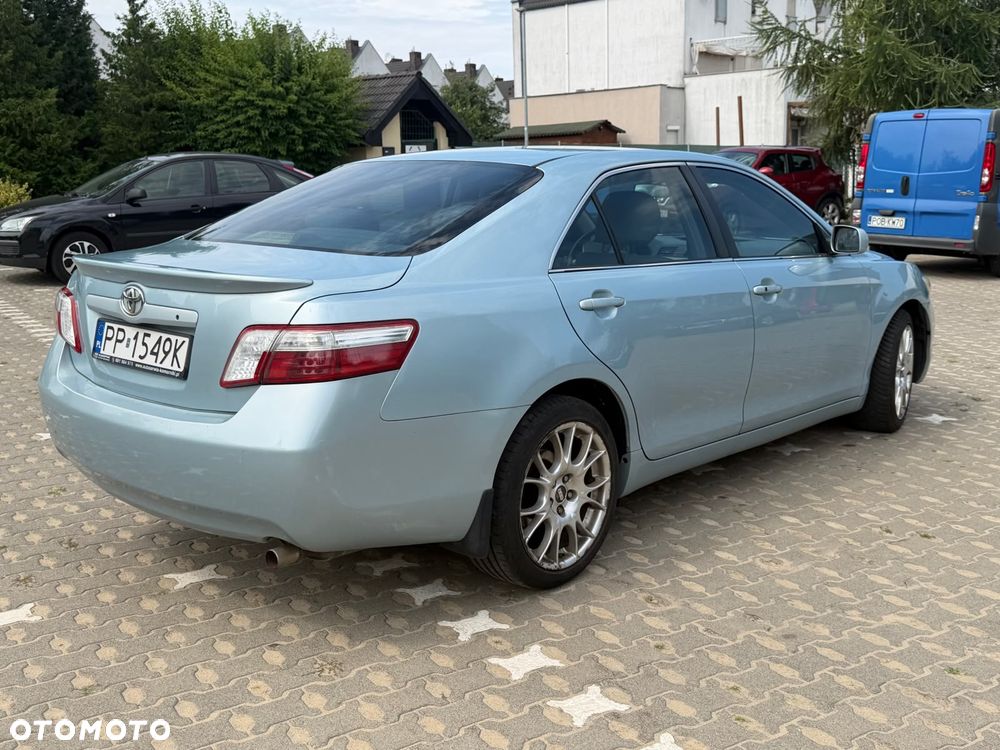 Toyota Camry - 9