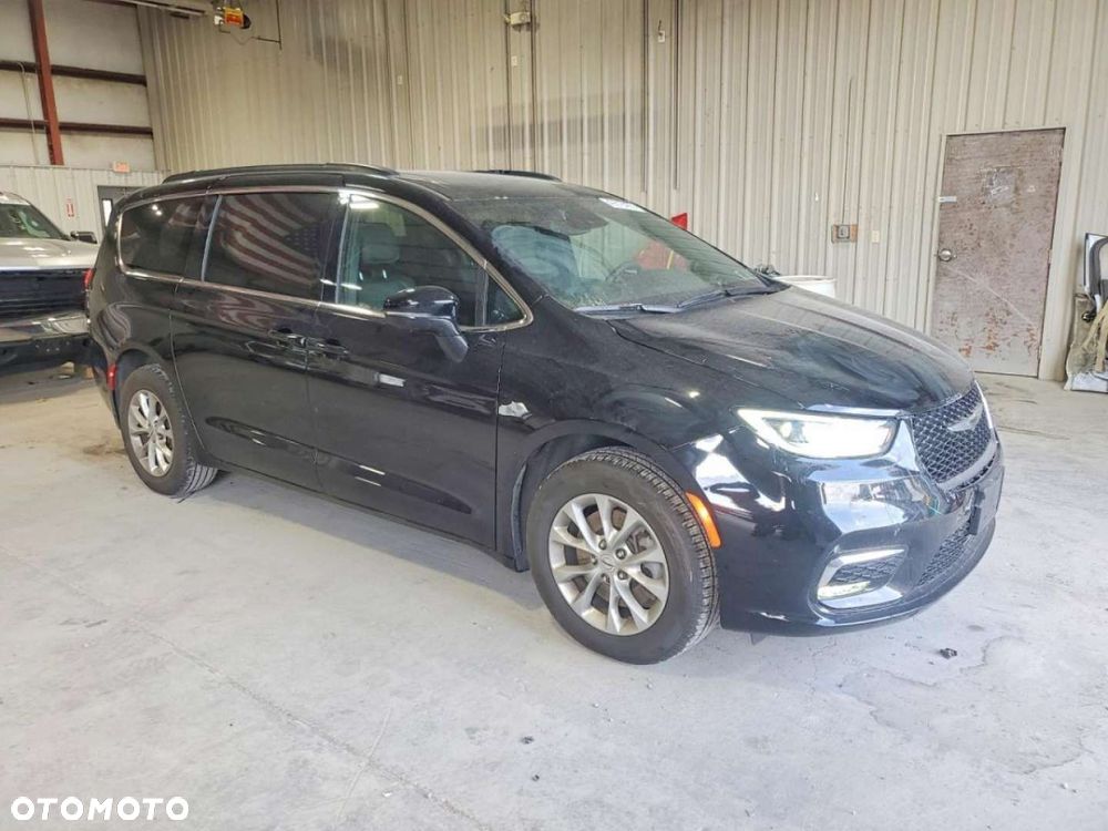 Chrysler Pacifica - 3