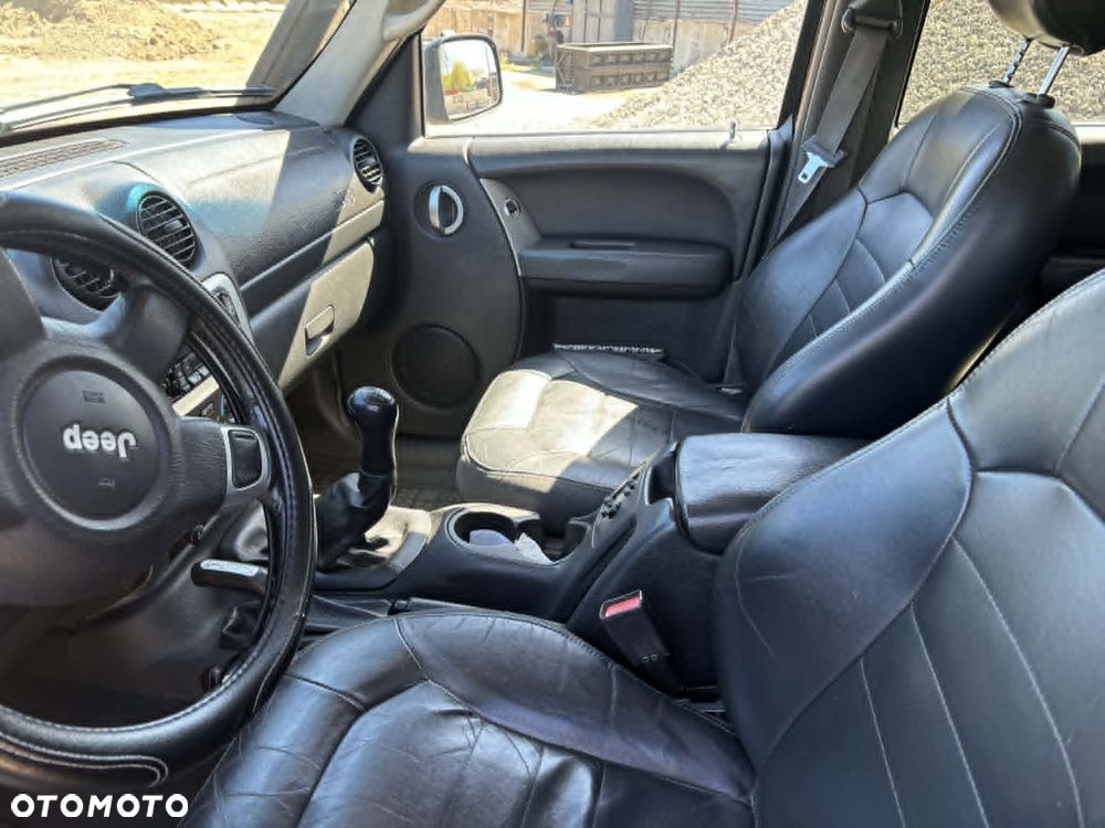 Jeep Cherokee - 3