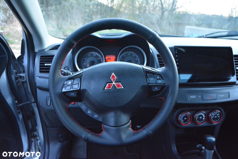 Mitsubishi Lancer - 10