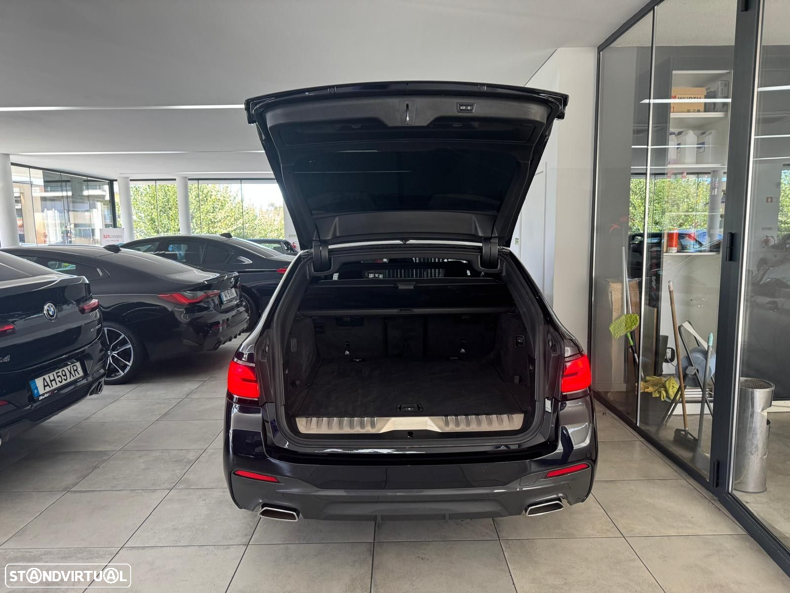 BMW 530 e Pack Desportivo M - 8