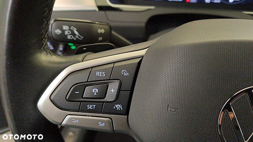 Volkswagen Passat - 21