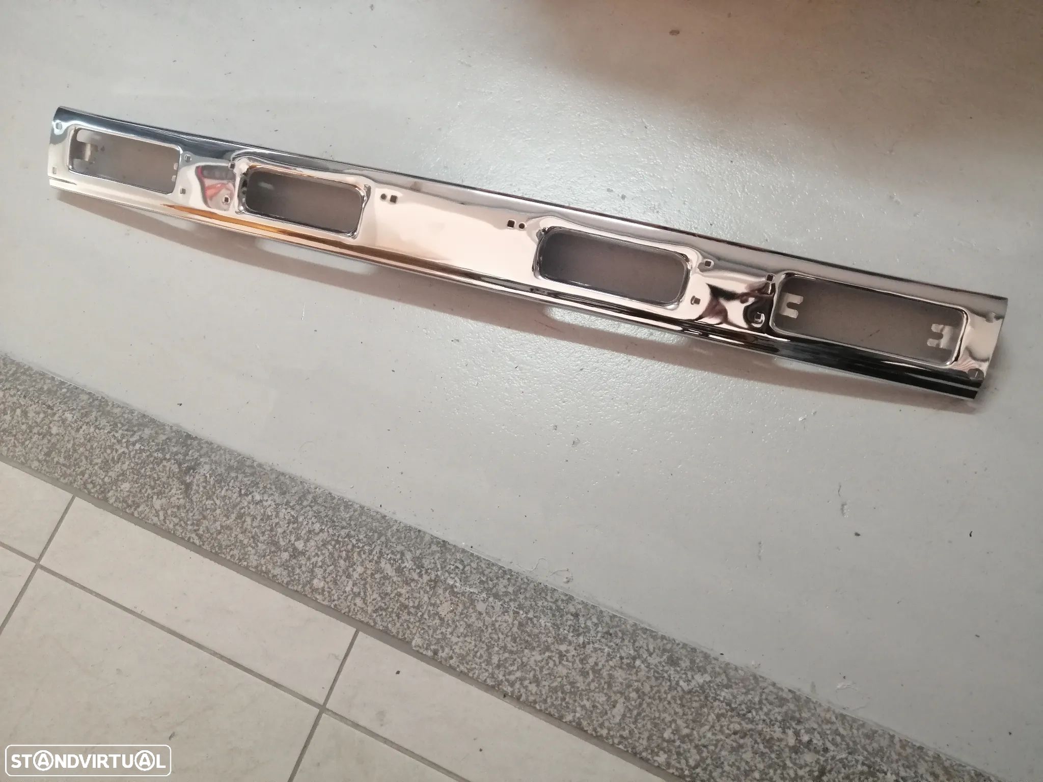 Centro do Parachoques da frente Datsun Nissan Pickup 720 5V 1983 a 1986 - 1