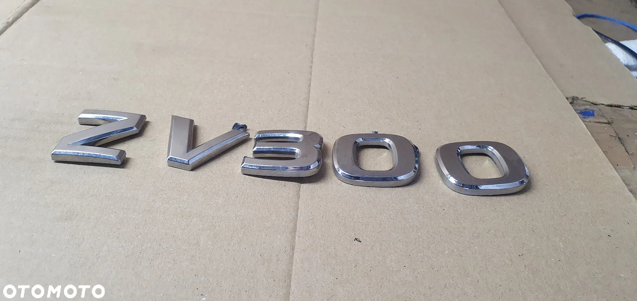 Znaczek emblemat logo Nissan Primastar NV300 - 2