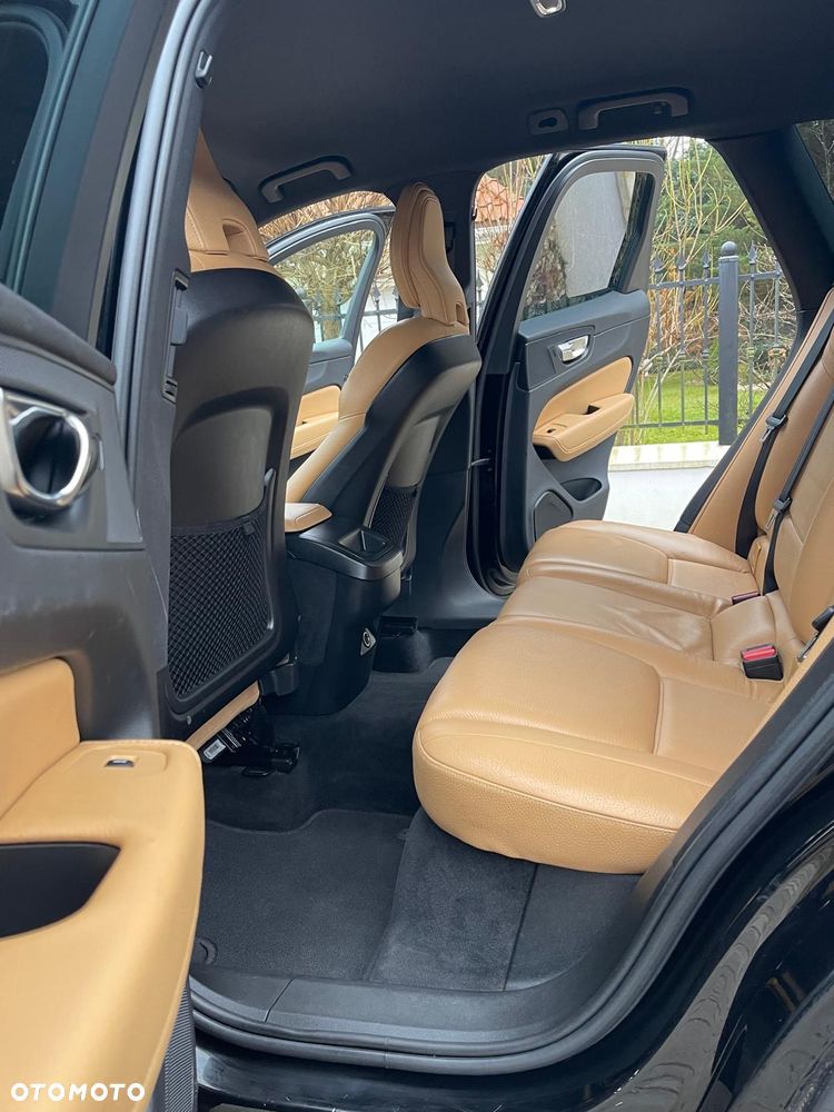 Volvo XC 60 B5 D AWD Geartronic Momentum Pro - 35