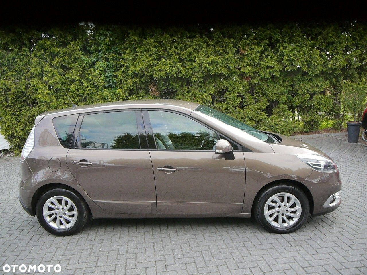Renault Scenic 2.0 16V 140 CVT Luxe - 9