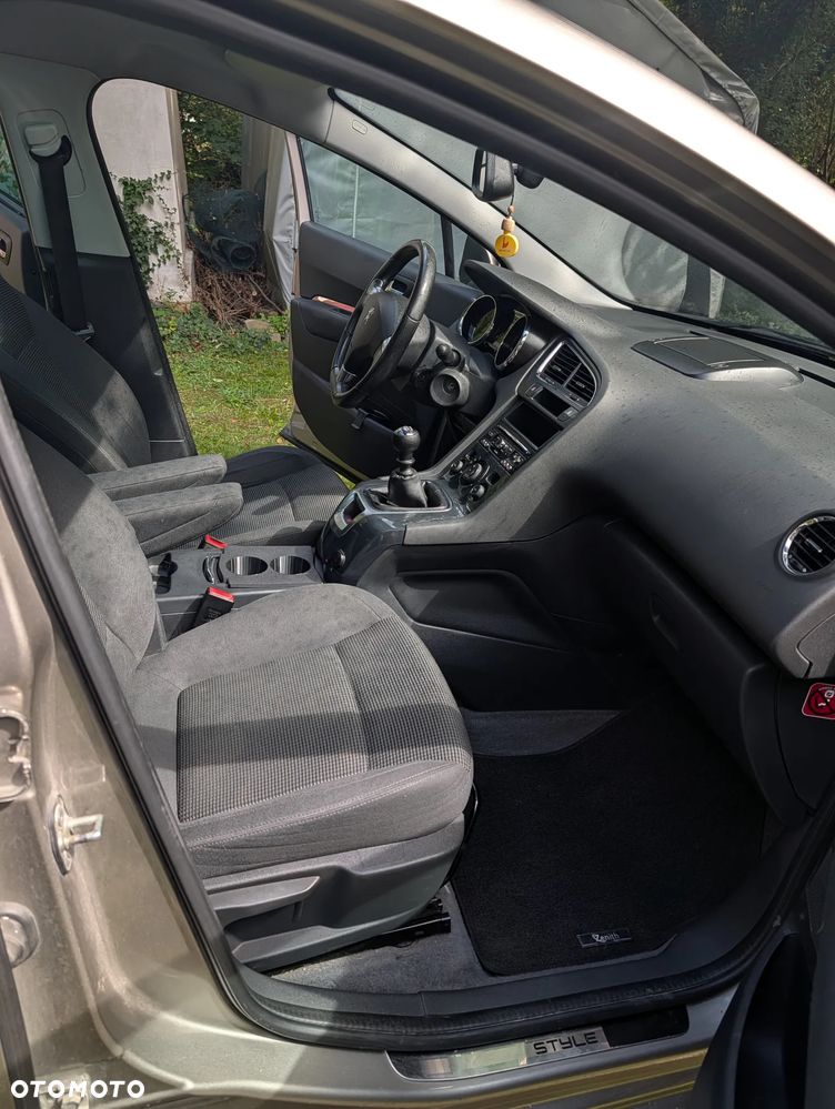 Peugeot 5008 1.6 HDi Style 7os - 12
