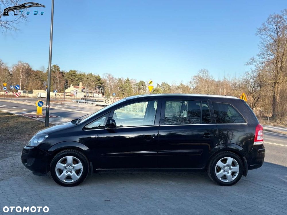 Opel Zafira 1.8 Cosmo - 28