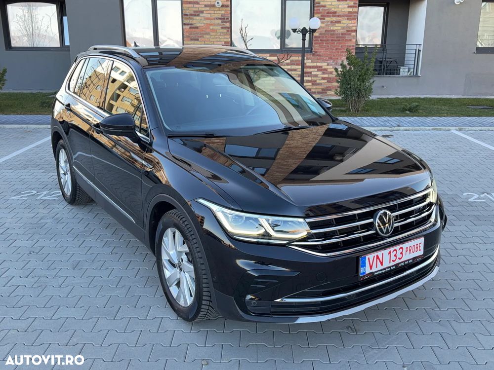 Volkswagen Tiguan - 1