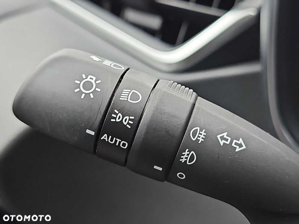 Toyota Corolla 1.8 Hybrid Comfort - 17