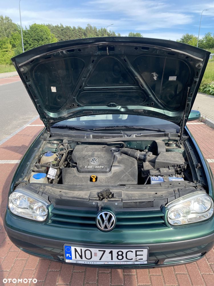 Volkswagen Golf 1.6 - 8
