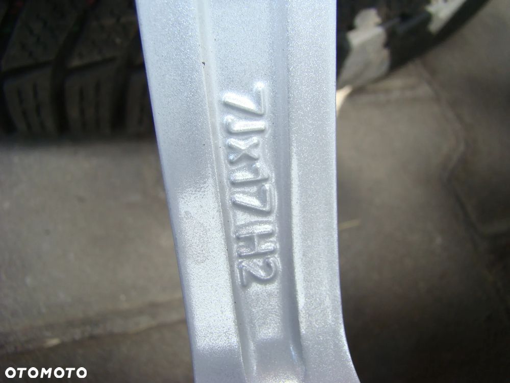 a96 5x120 VW Transporter Caravelle Multivan T5 T6 7jx17 opony zima - 8