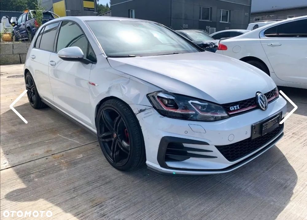 Volkswagen Golf GTI (BlueMotion Technology) - 22