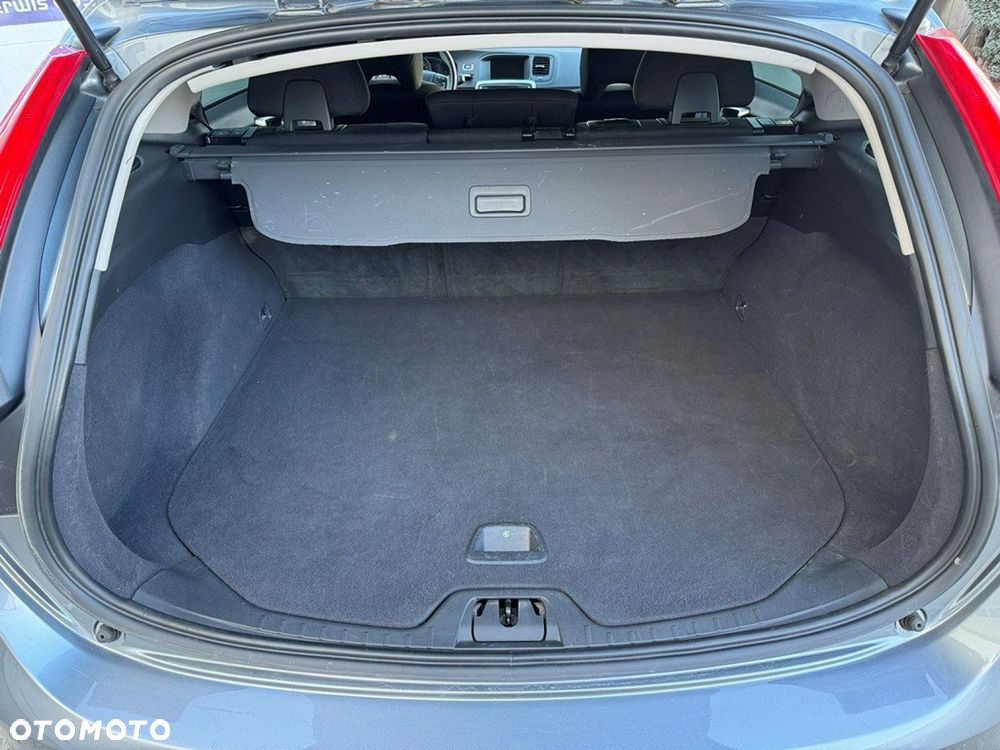 Volvo V60 Cross Country - 25