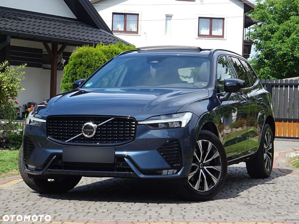 Volvo XC 60 B4 D Plus Dark - 4