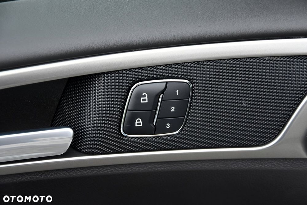 Ford Mondeo 2.0 EcoBlue Vignale - 27