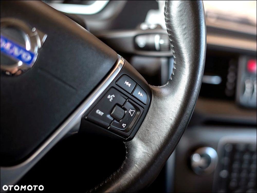 Volvo V40 D2 Summum - 19