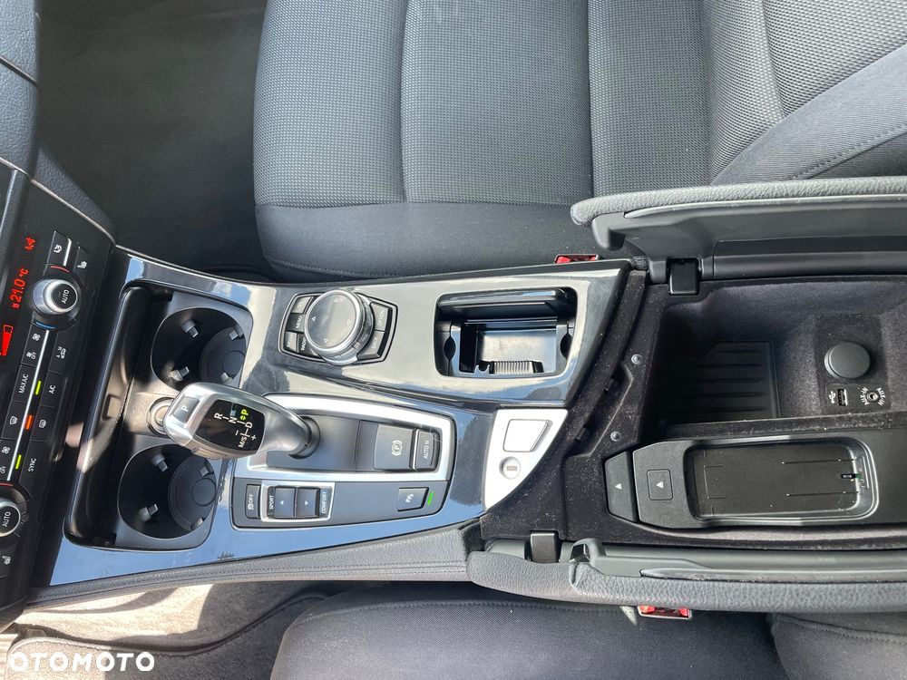 BMW Seria 5 525d Luxury Line - 21