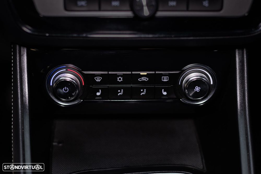 MG ZS EV 44.5 kWh Luxury - 32