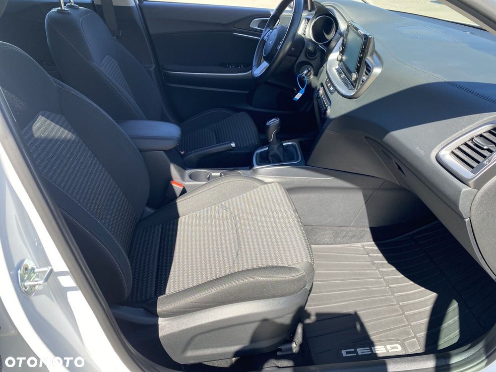 Kia Ceed - 15