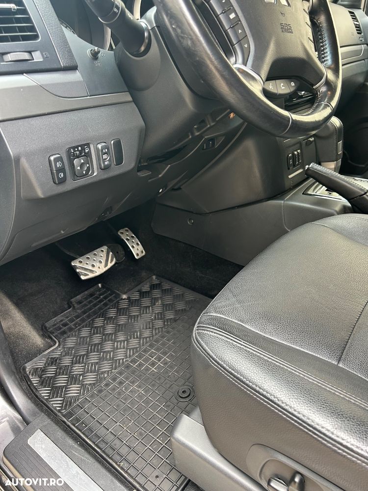 Mitsubishi Pajero 3.2 DI-D Instyle - 15