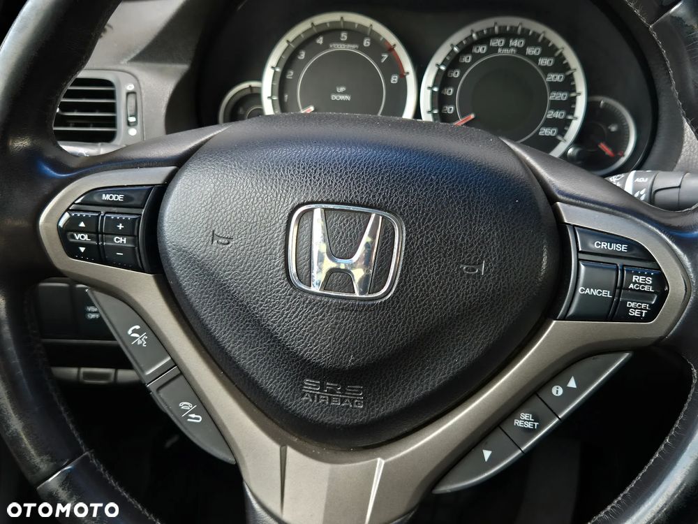 Honda Accord 2.0 Executive - 12