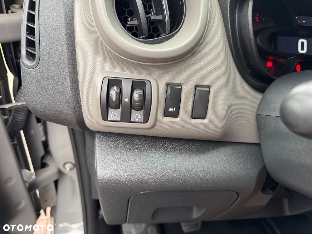 Renault Trafic - 26