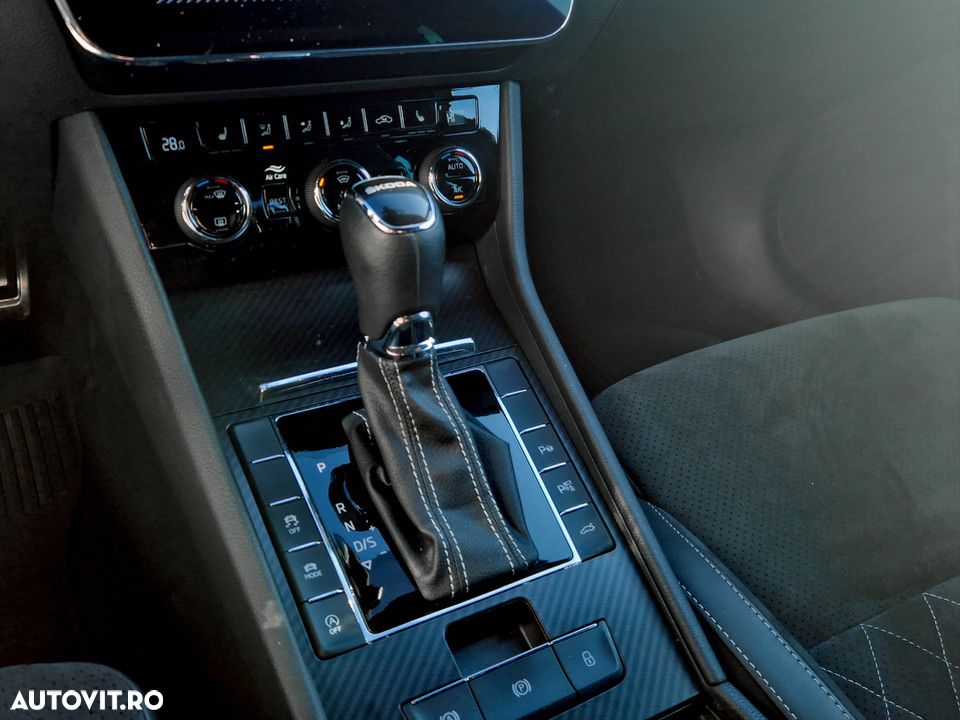 Skoda Superb 2.0 TDI DSG Sportline - 18