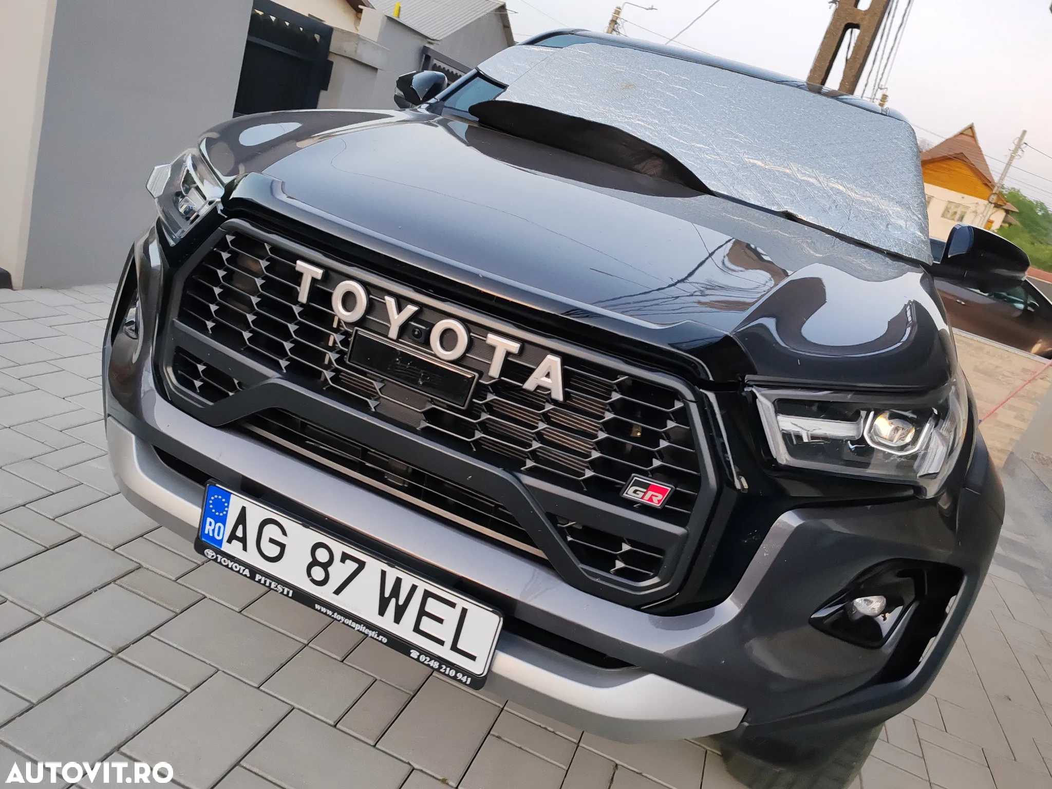 Toyota Hilux 2.8D 204CP 4x4 Double Cab AT GR Sport II - 3