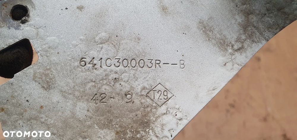 Mocowanie błotnika uchwyt lewy przód Opel Movano III 641C30003R - 5