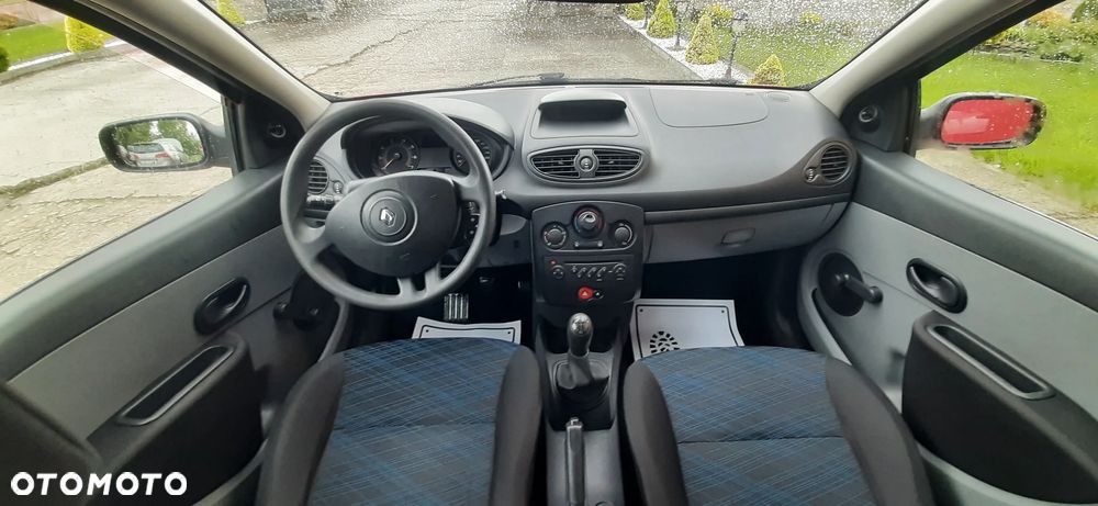 Renault Clio - 27