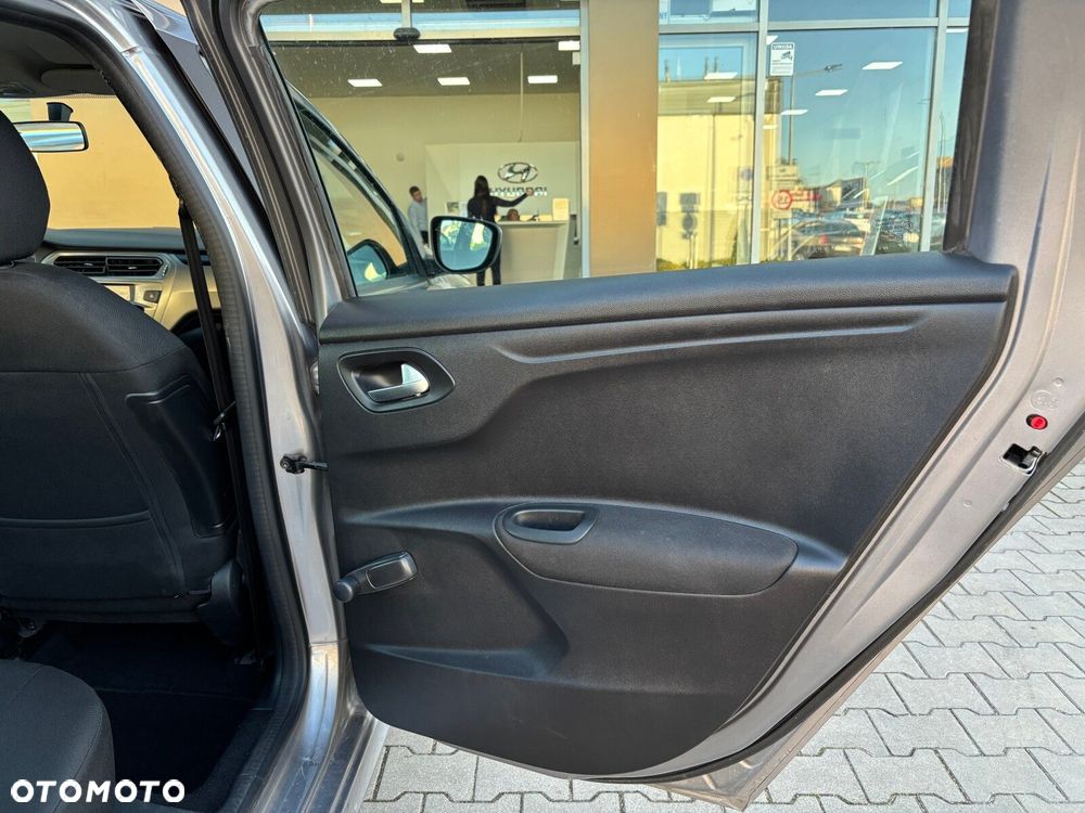 Peugeot 301 1.2 PureTech Access - 32