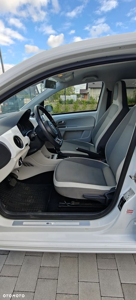 Volkswagen up! e-up - 16