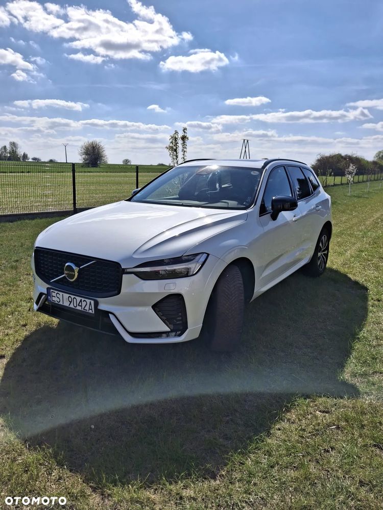 Volvo XC 60 B4 D AWD Plus Dark - 4