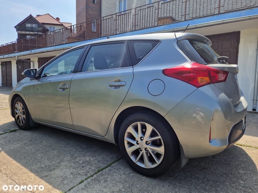 Toyota Auris 1.4 D-4D Premium + EU5 - 5