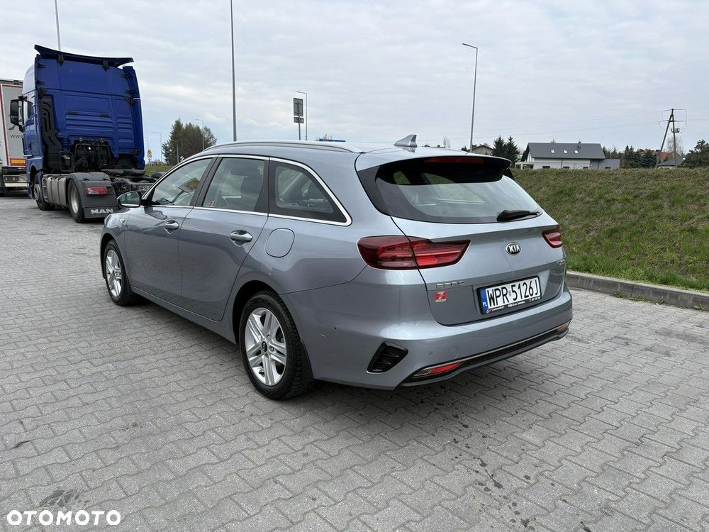 Kia Ceed - 4