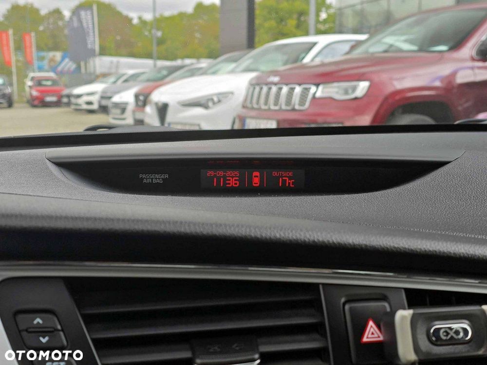 Kia Ceed - 10