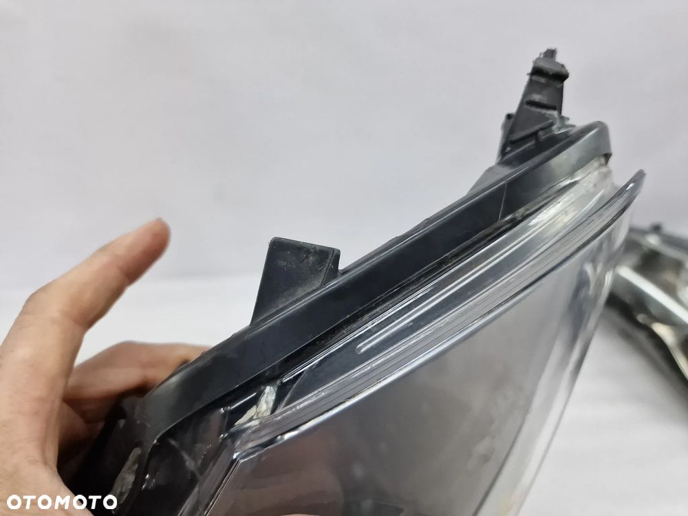RENAULT CLIO 3 III LIFT 09-12 LEWA LAMPA PRZEDNIA PRZÓD SOCZEWKA , NR 260107046R , NR AUKCJI LA304 - 14