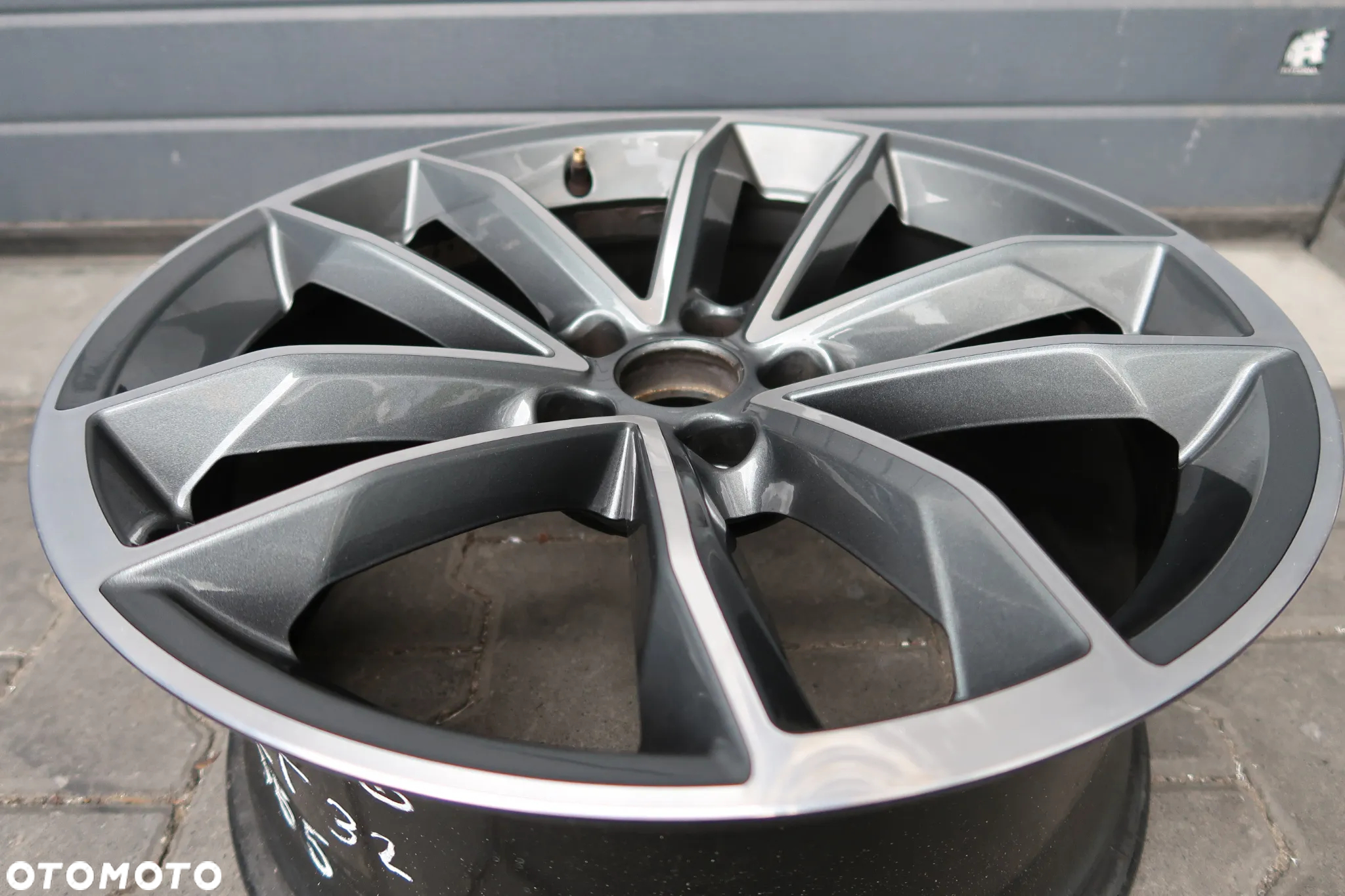 C55 FELGA AUDI A5 S5 8W0601025DG 8,5X19ET32 - 2