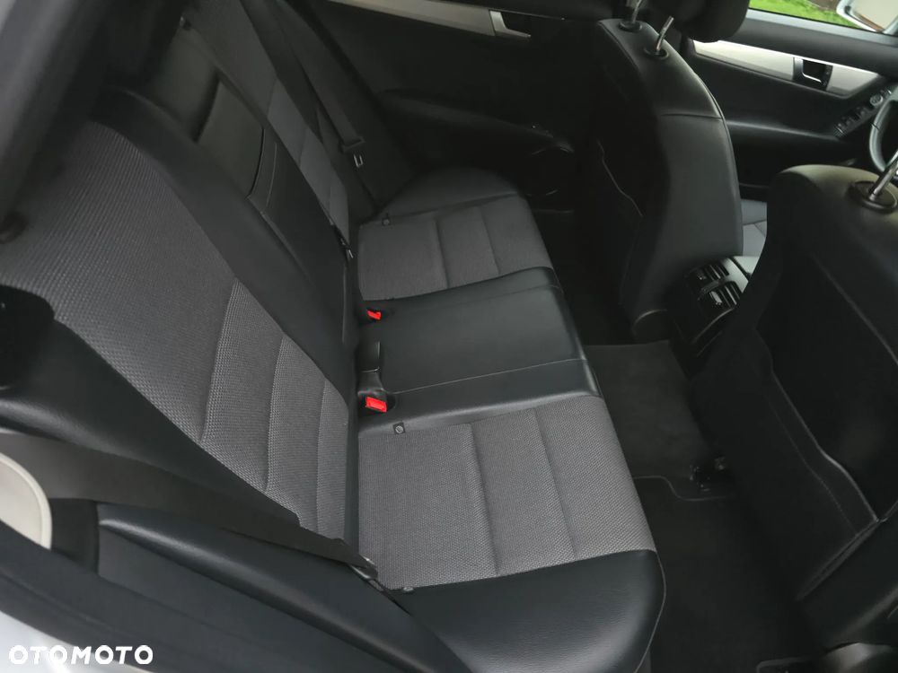 Mercedes-Benz Klasa C 200 CDI BlueEff Avantgarde - 26