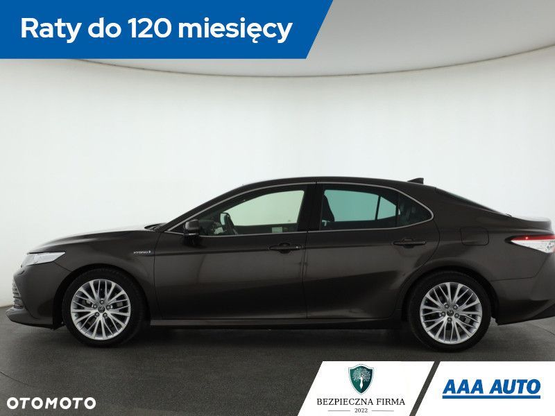 Toyota Camry - 4