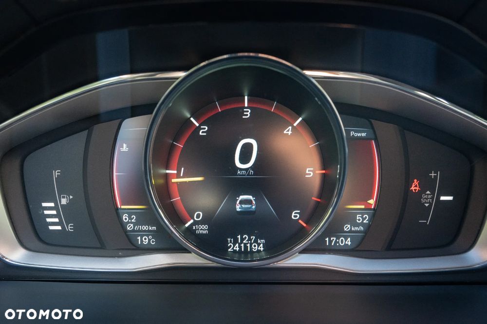 Volvo V60 Cross Country D4 Momentum - 14