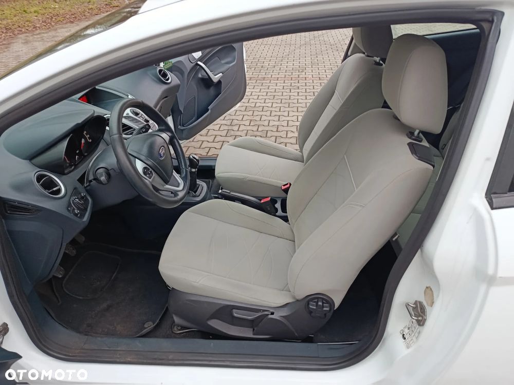 Ford Fiesta - 15