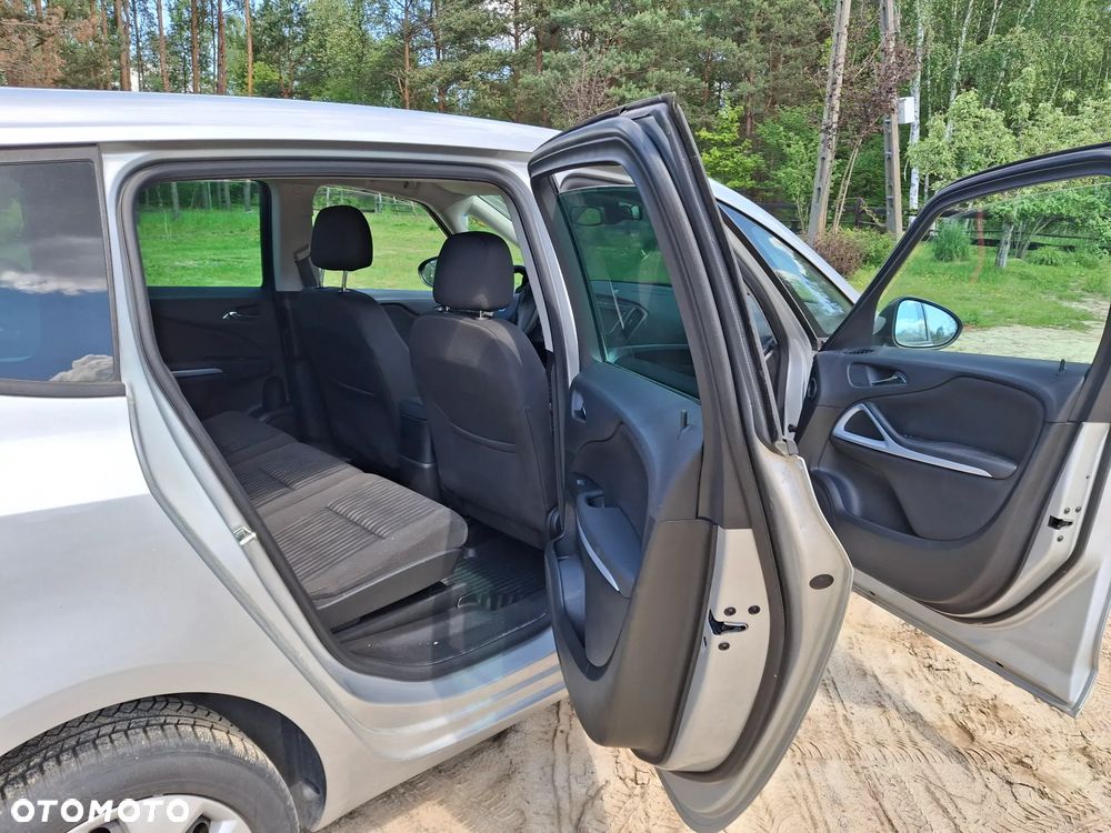 Opel Zafira - 10