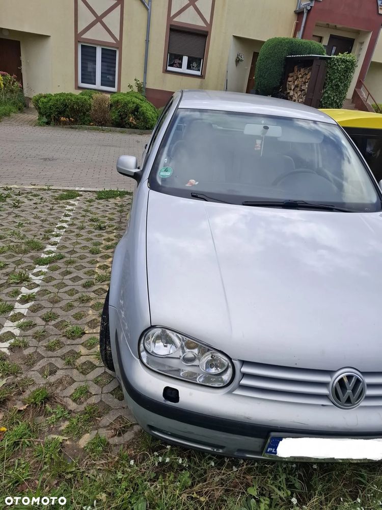 Volkswagen Golf 1.6 Trendline - 1