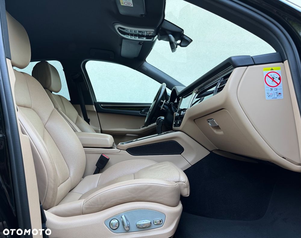 Porsche Macan T - 9